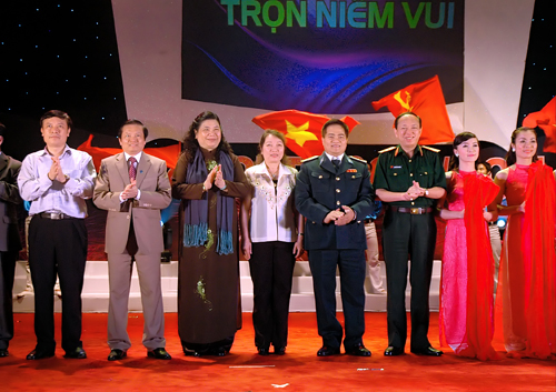 Chương trình giao lưu nghệ thuật Đất nước trọn niềm vui